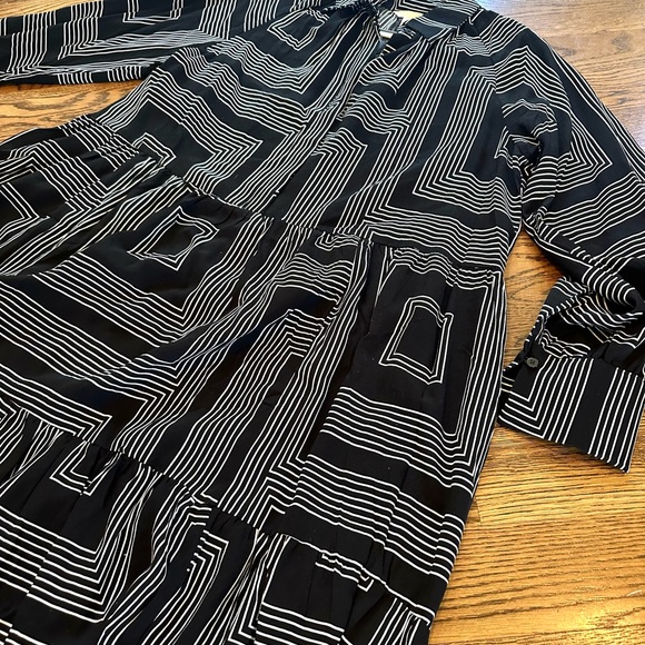 Geometric Black and White Dress H&M large - Picture 7 of 7